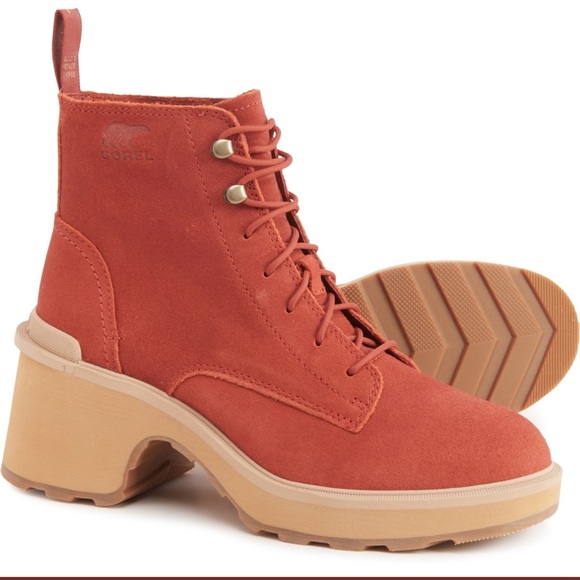 Brand new Orange Chelsea Sorels - Picture 1 of 7